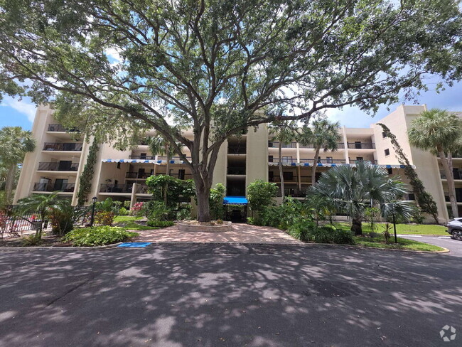 Building Photo - Condo For Rent in Tarpon Point