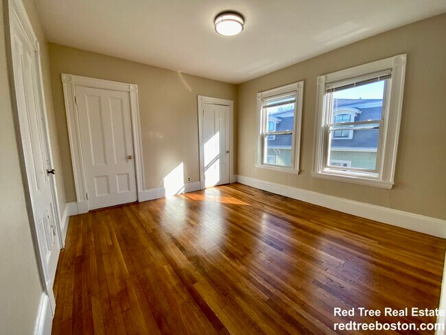 Photo - 1588 Cambridge St Unidad 4