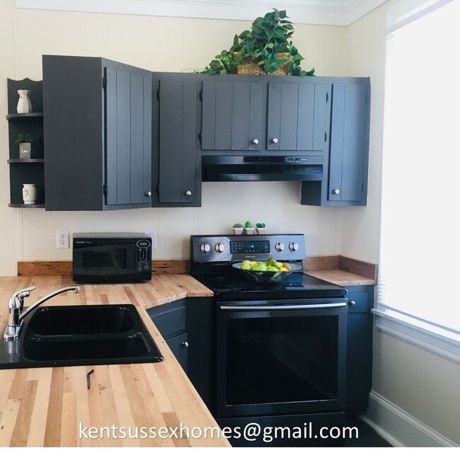 Photo - 502 NW Front St Unit A (3BR)