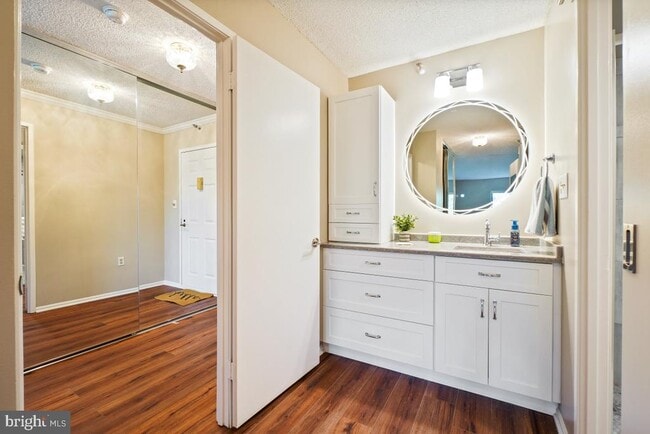 Photo - 15101 Interlachen Dr Unidad 1-722