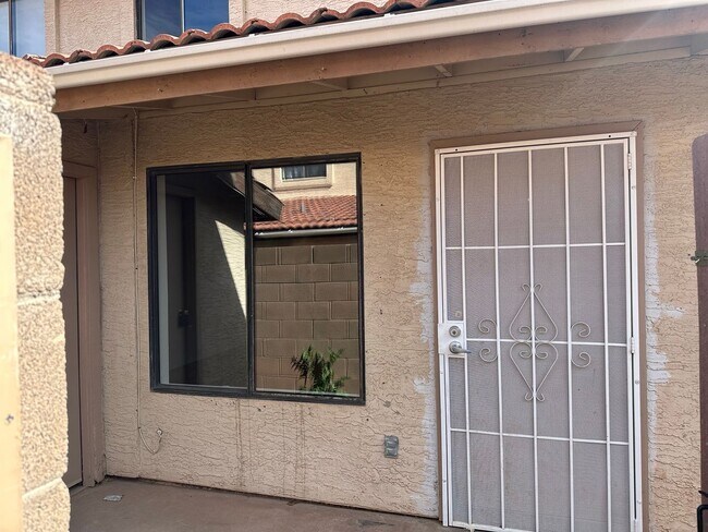 6219 E Glencove St Unit 2