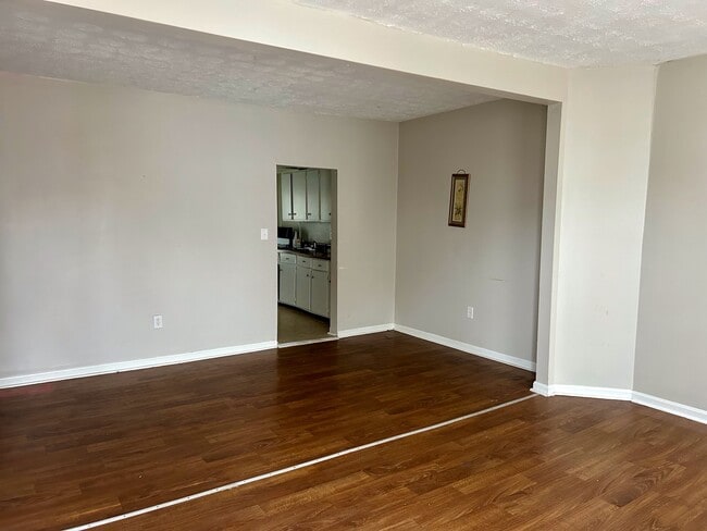 Photo - 123 E Leicester St