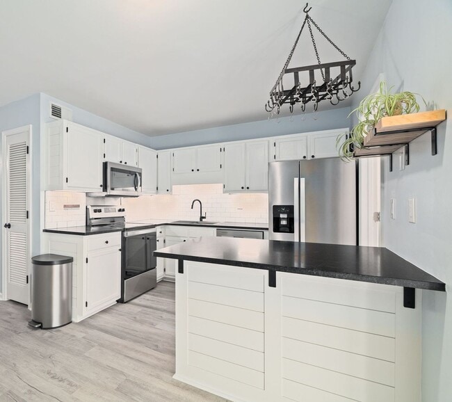 Photo - Modern Comfort on James Island!