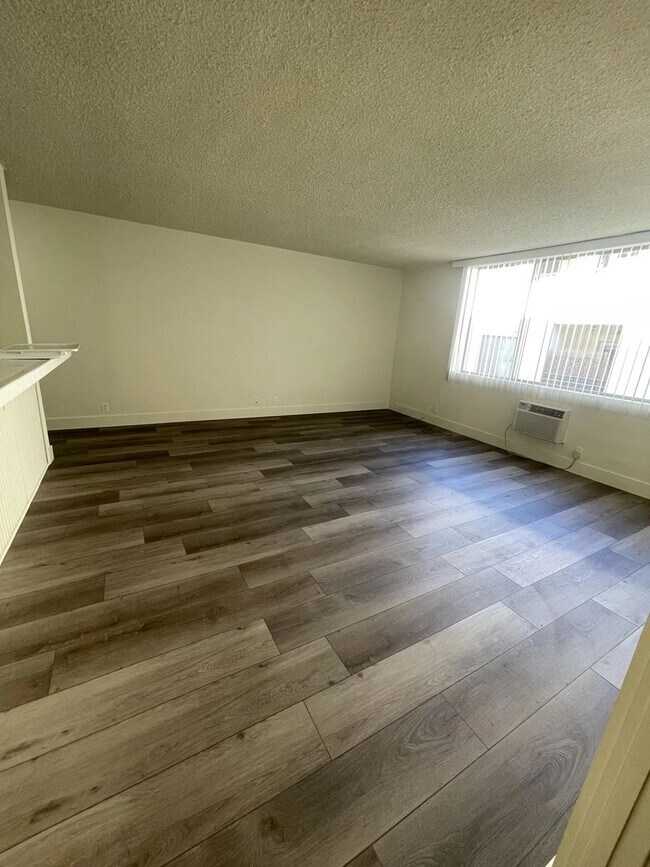 11139 Acama Street,