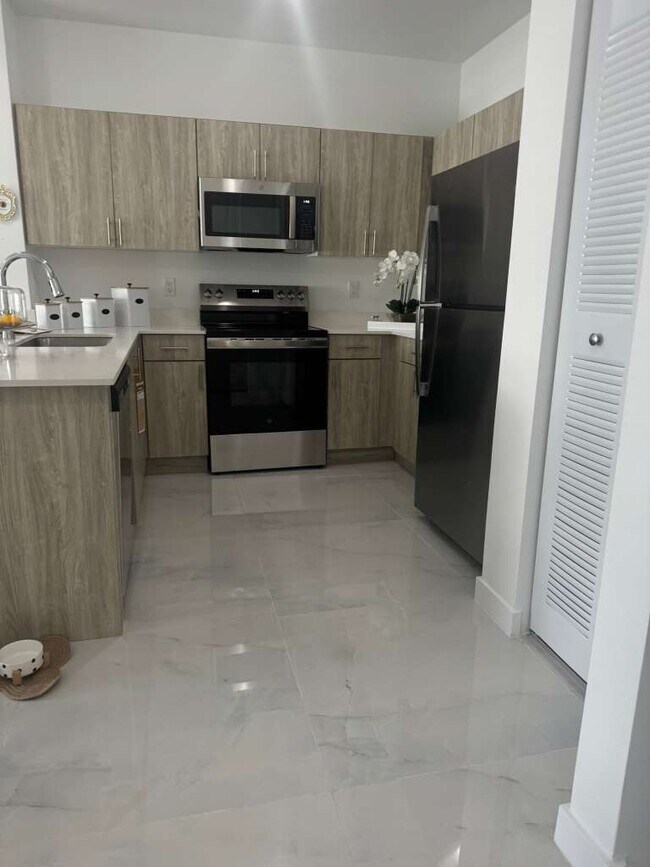 Photo - 6731 SW 13th St Unit B2