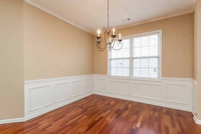 Photo - 799 Clairidge Elm Trail SW