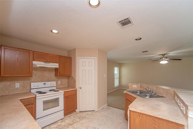 Photo - 2223 Shady Pine Dr