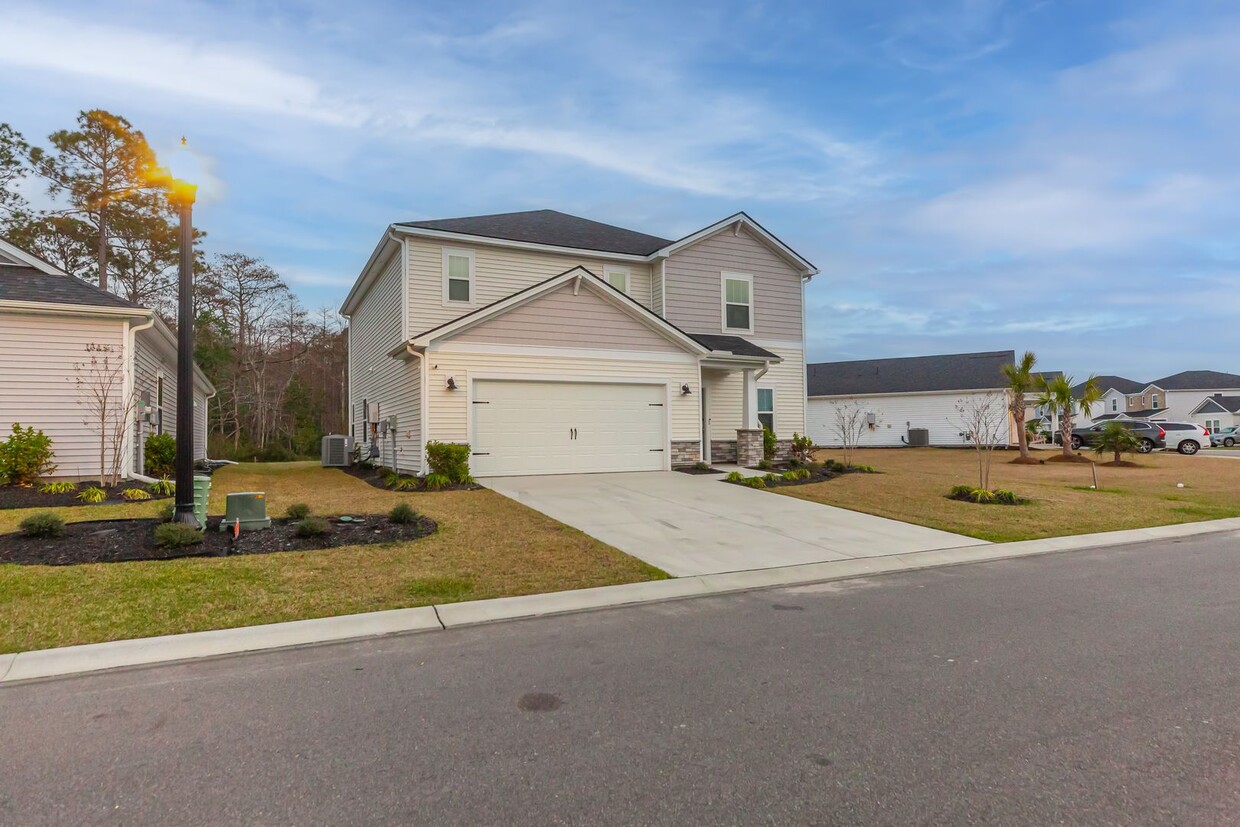 Picture-Perfect New Home in Clear Pond - Picture-Perfect New Home in Clear Pond