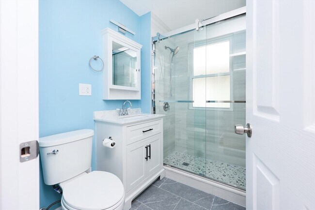 Photo - 15-17 Saunders St Unit 2