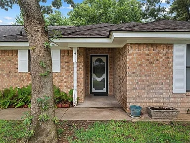 Photo - 411 Bluebonnet St