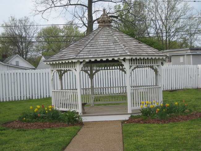 Building Photo - 2645 Blakemore Ave Unit 2645