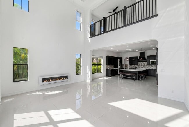 Photo - 9065 Watercrest Cir E