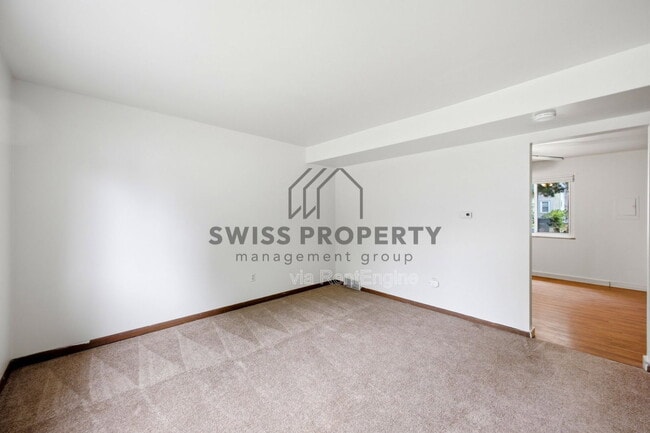 Photo - 1577 Briarwood Ave