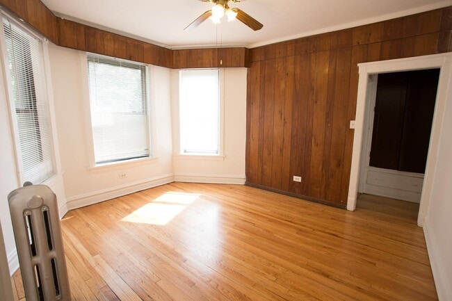 Photo - 5411-5421 S. Ellis Avenue