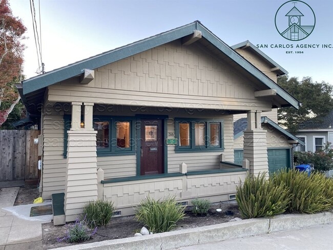 Building Photo - Craftsman-Style Downtown Pacific Grove Home