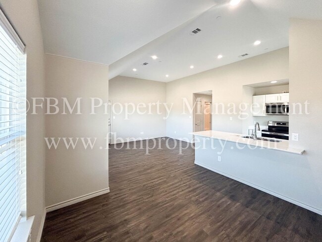 Photo - Hidden Creek, Unit 522 - Gorgeous 2 Bedroom, 2 Bathroom Townhome in Ennis, TX! Unit 522