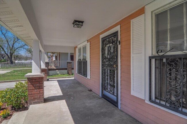 Photo - East Nashville Cottage!