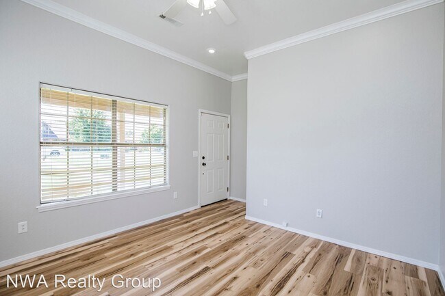 Photo - 2 br, 2 bath House - 3906 SW Gibson