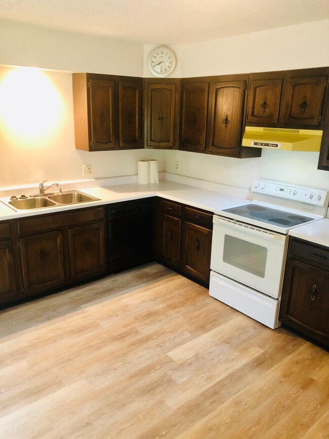 Photo - 2911 Interlacken Dr Townhome