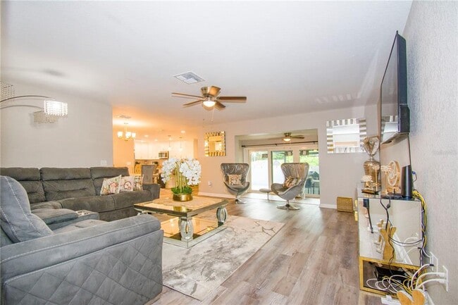 Photo - 1504 Hallam Dr