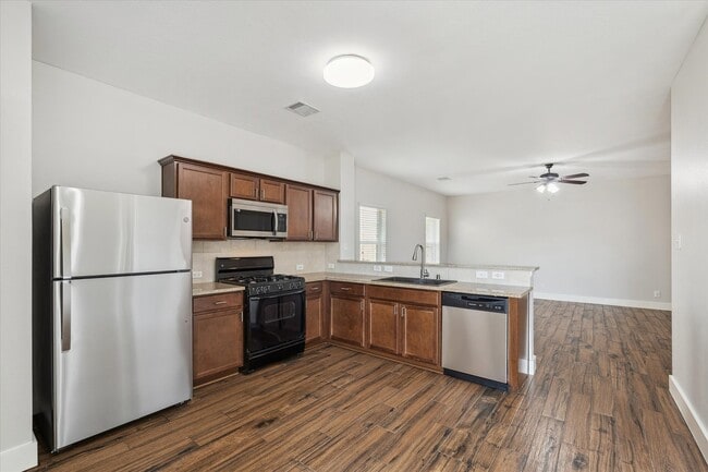 Photo - 24527 Sandusky Dr