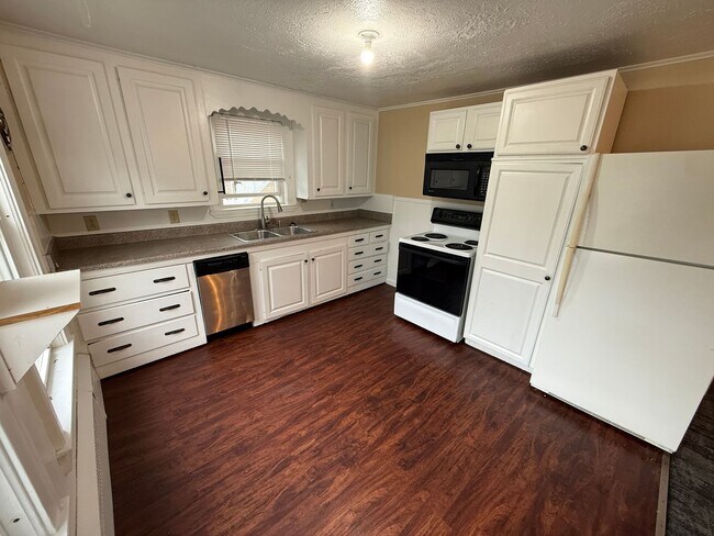 Photo - 276 Notre Dame Ave Unit 276-1R Notre Dame