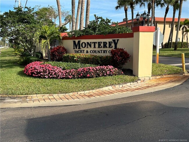 Building Photo - 1903 SW Palm City Rd Unit H Rental