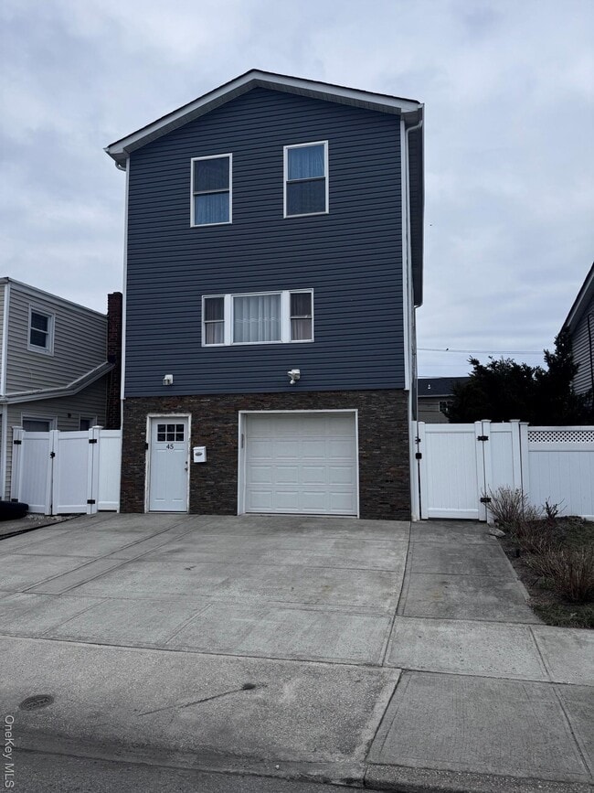 Building Photo - 45 Kildare Rd