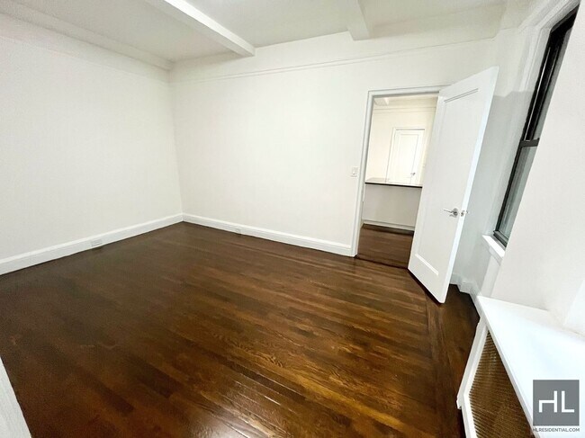 Photo - EAST 46 STREET Unit 3J