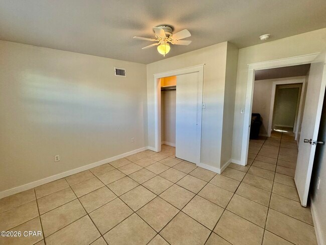 106 N El Centro Blvd