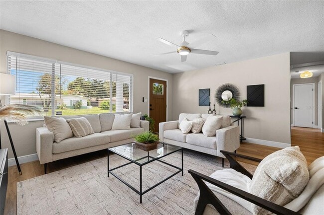 Photo - 2066 62nd Pl S