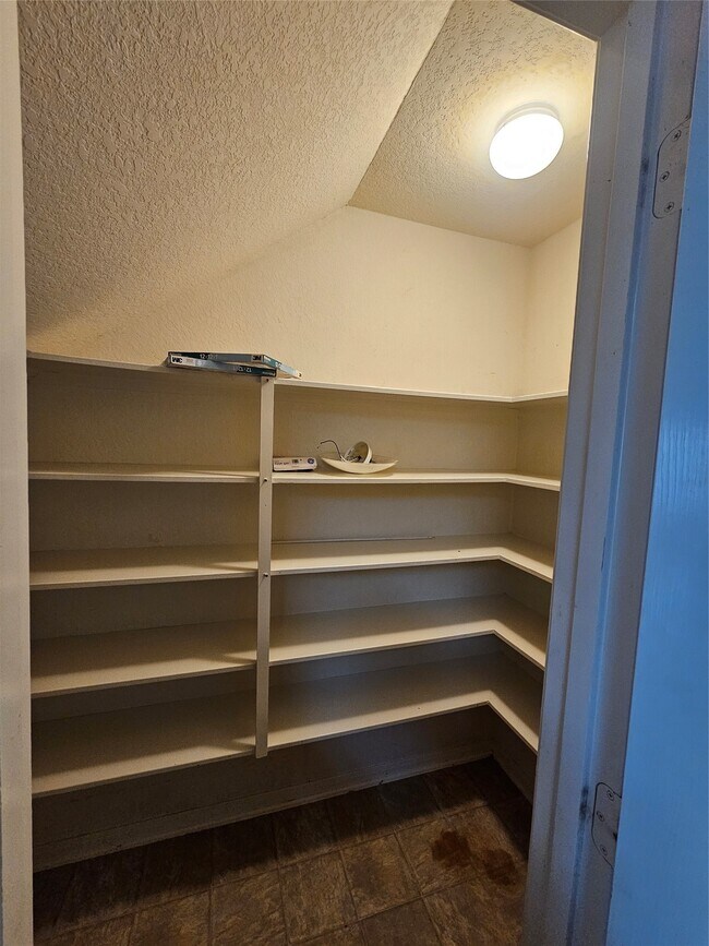 Photo - 11015 Walkup Way