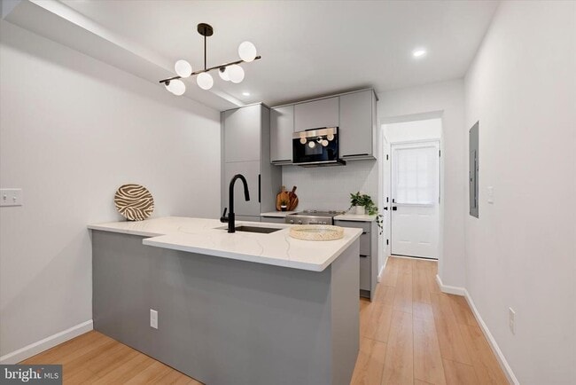 Photo - 1705 Olive St