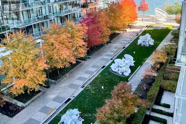 Photo - 29 Queens Quay E Unit 624