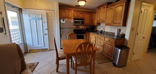 Kitchen - 770 Diplomat Blvd Unidad 24 Rental