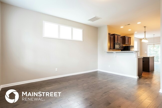 Photo - 305 Chamberlain Dr