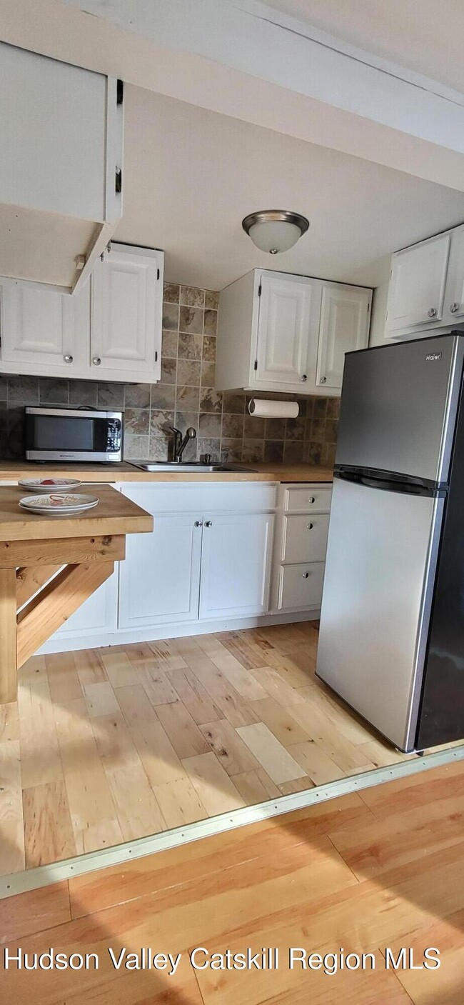 Photo - 46 N Center St