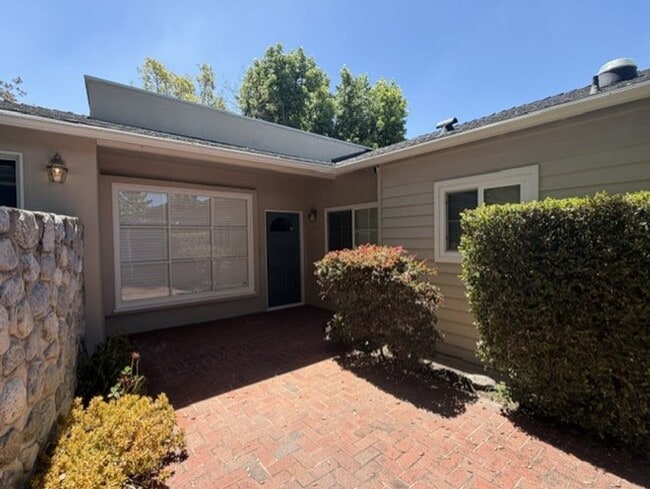 Photo - Spacious & Charming 3 Bedroom and a Den Home with Beautiful Updates