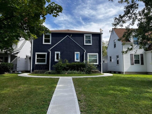 Building Photo - 104 N Brinker Ave