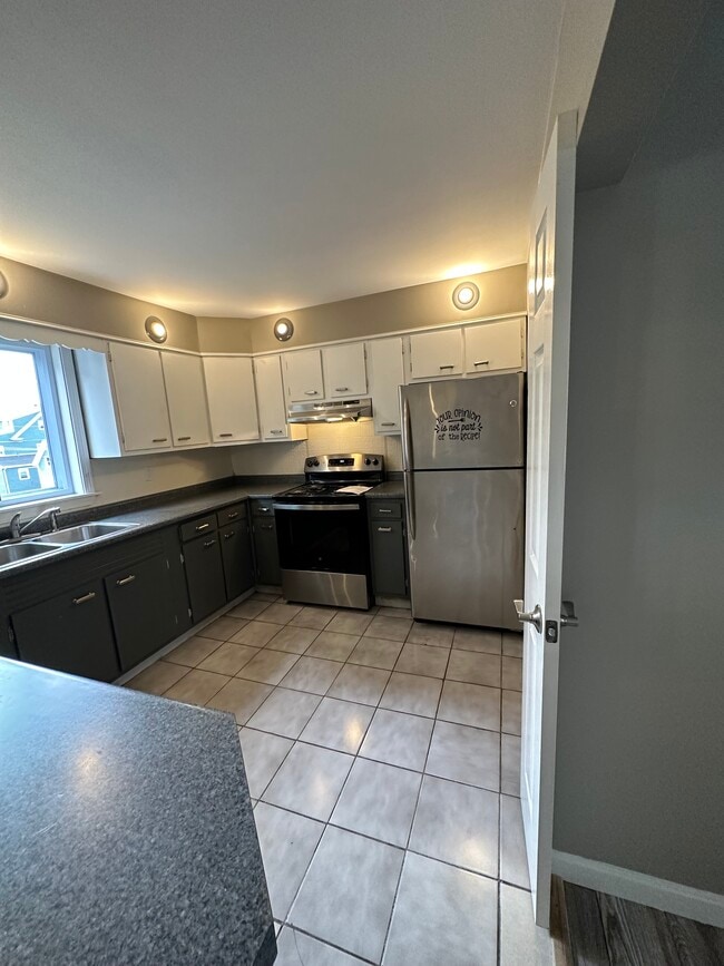 Photo - 192 State St Unidad 2