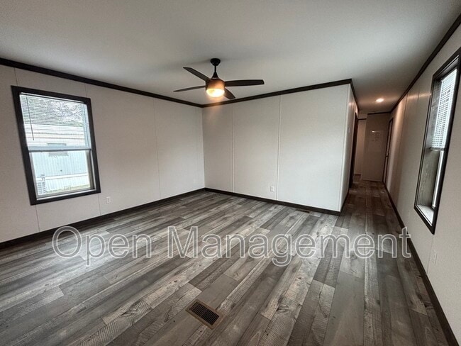 Photo - 725 S 12th St