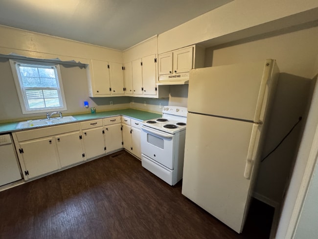 Photo - 304 Carol Dr