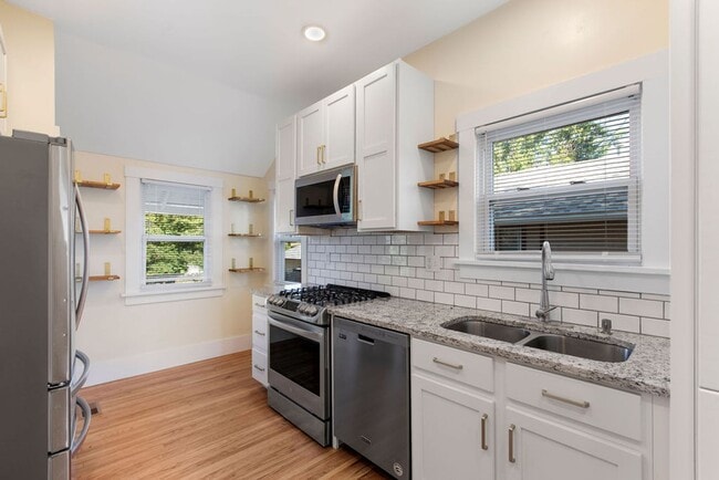 Photo - 2 Bedroom 1 Bath Duplex