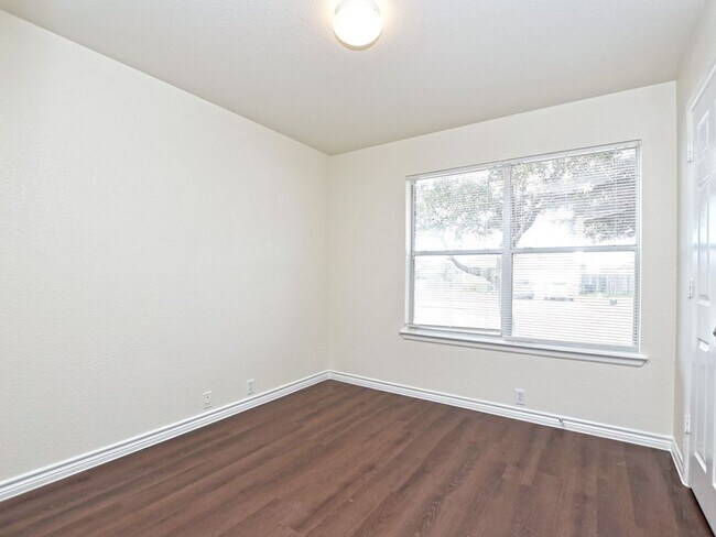 Photo - Beautiful 4 Bedroom / 2 Bath Home in Eagle’s Landing Subdivision