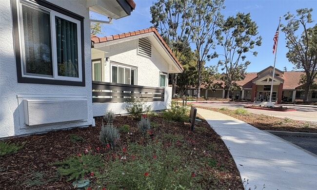 Photo - 5200 Case Ave