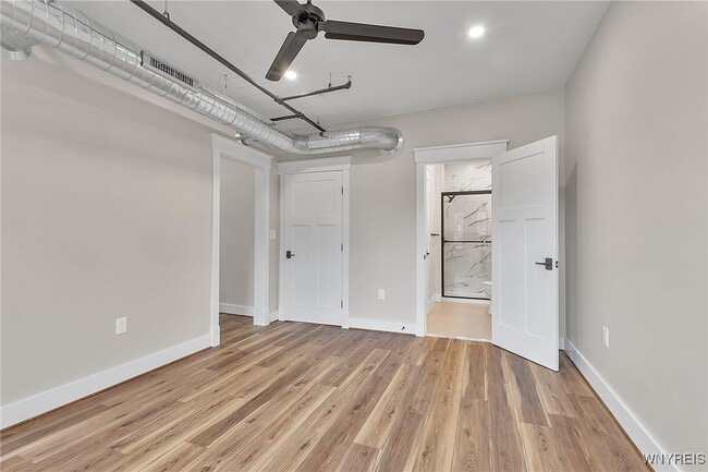 Building Photo - 367 Connecticut St Rental