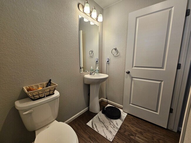 Photo - 3 Bed 3 bath house in Cumberland Green!