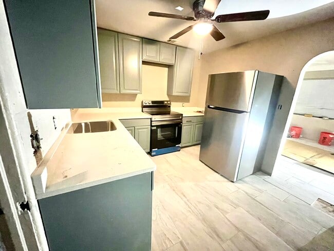 Building Photo - 1900 45th St S