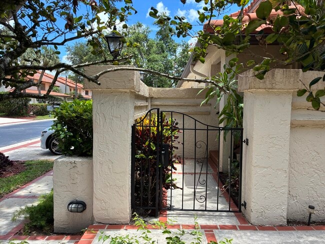 7895 La Mirada Dr