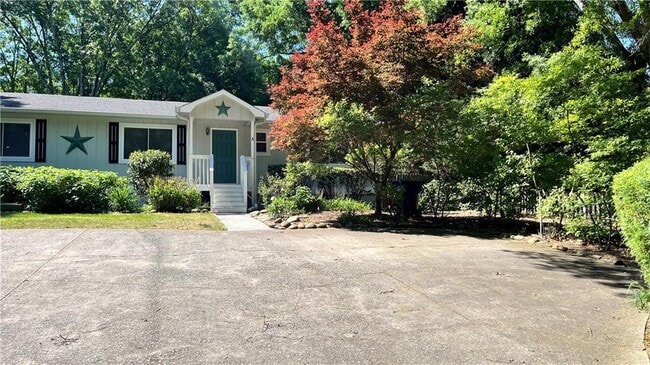 Photo - 322 Powder Springs St